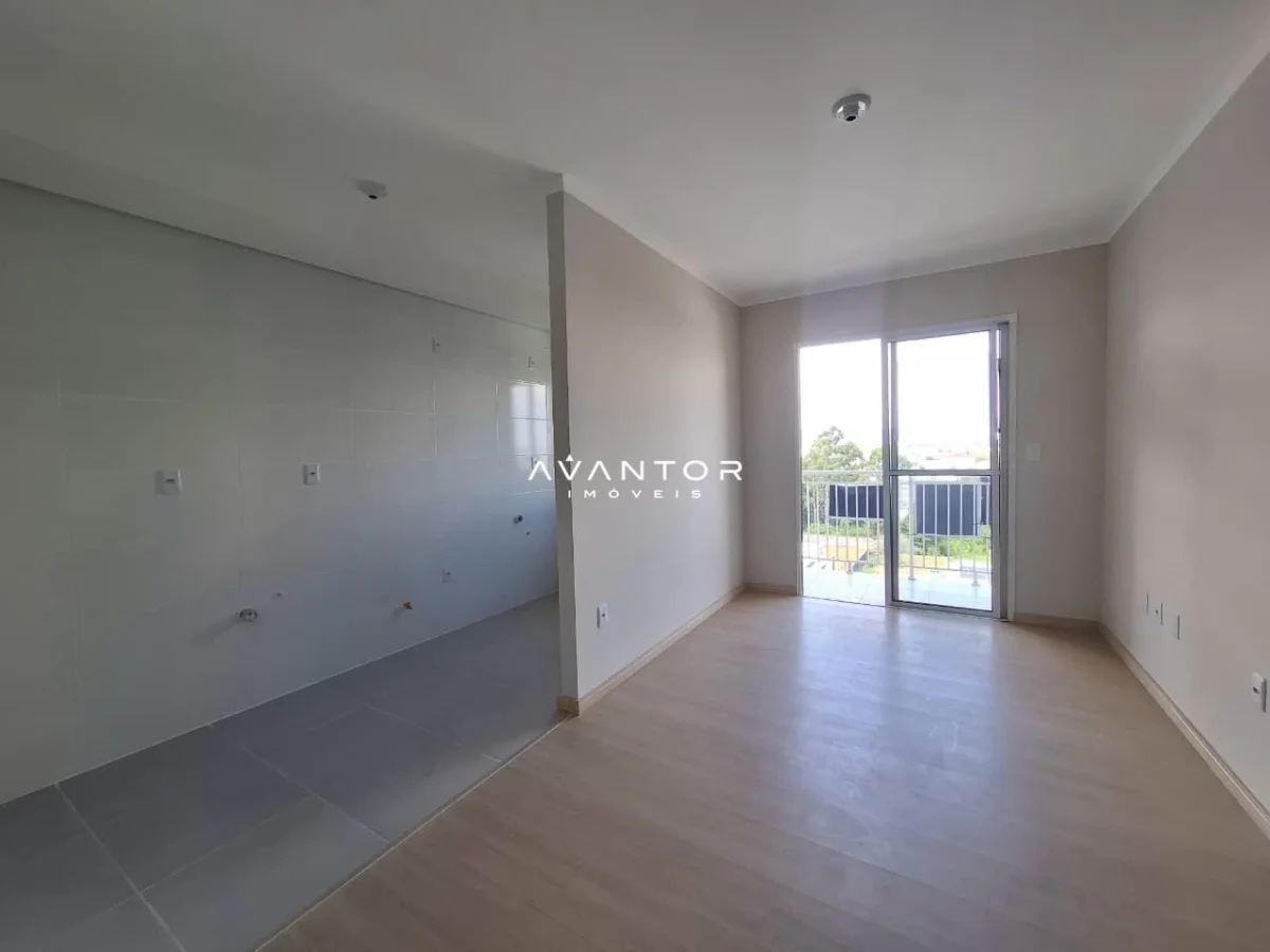 Ambiente interno com sacada — Apartamento com 2 quartos à venda no Residencial Vila Di Siena, em Camobi, Santa Maria/RS