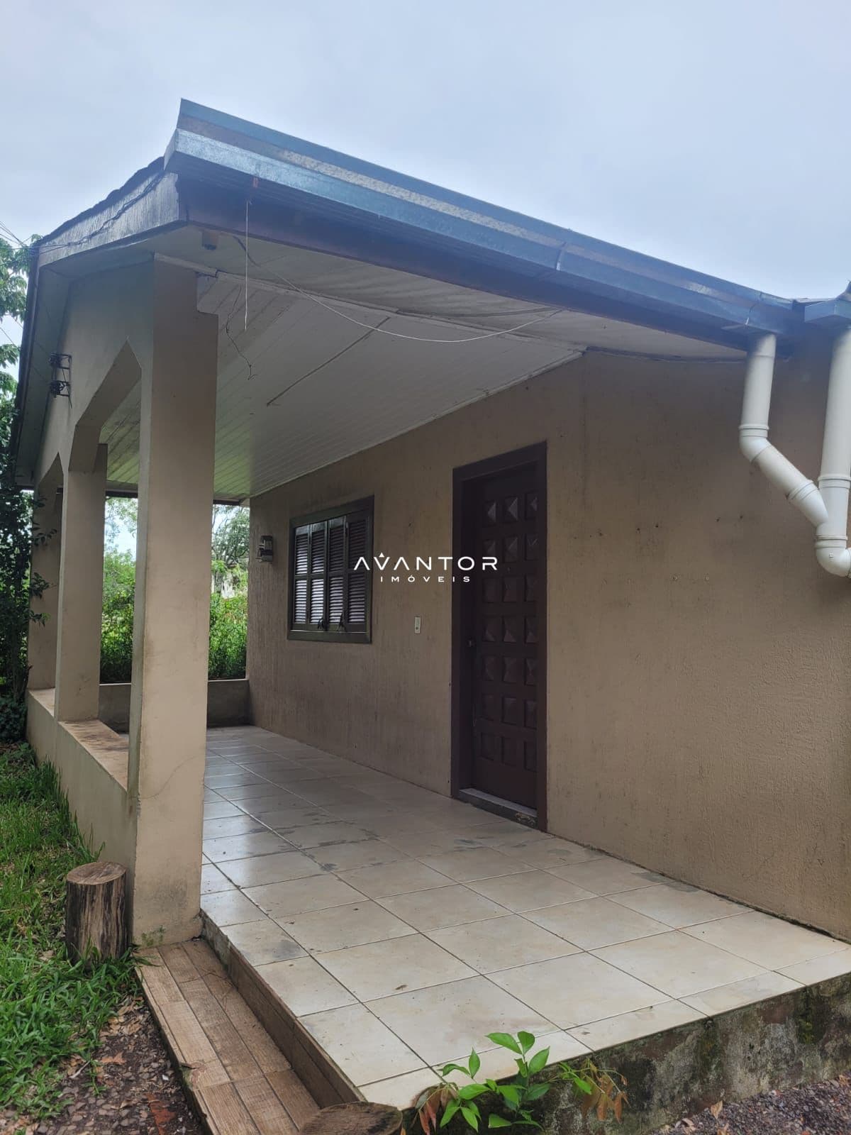 Fachada da casa com varanda — Casa com 3 quartos à venda em Novo Pinhal, Itaara/RS