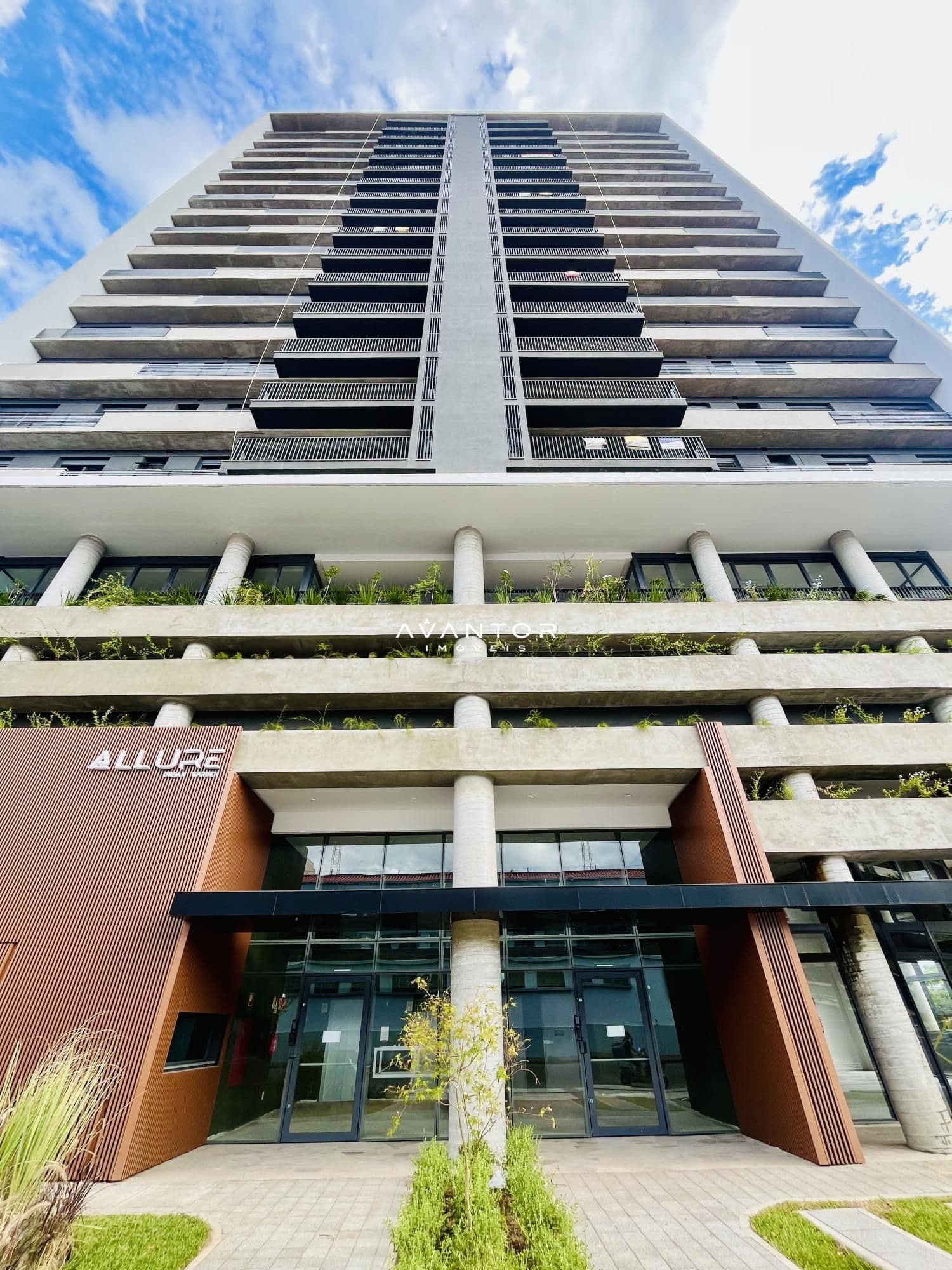 Fachada do prédio com sacadas — Apartamento com 3 quartos à venda no Allure Urban Garden, em Bonfim, Santa Maria/RS