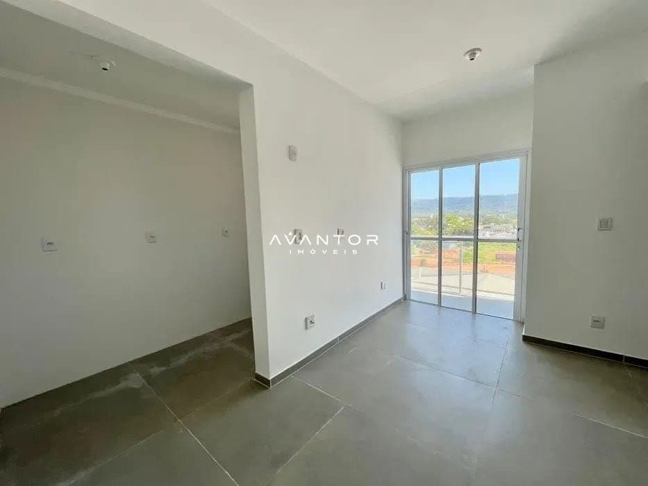 Apartamento com 2 quartos para alugar no Residencial Vô Nelci, em Camobi, Santa Maria/RS — foto 2 de 7