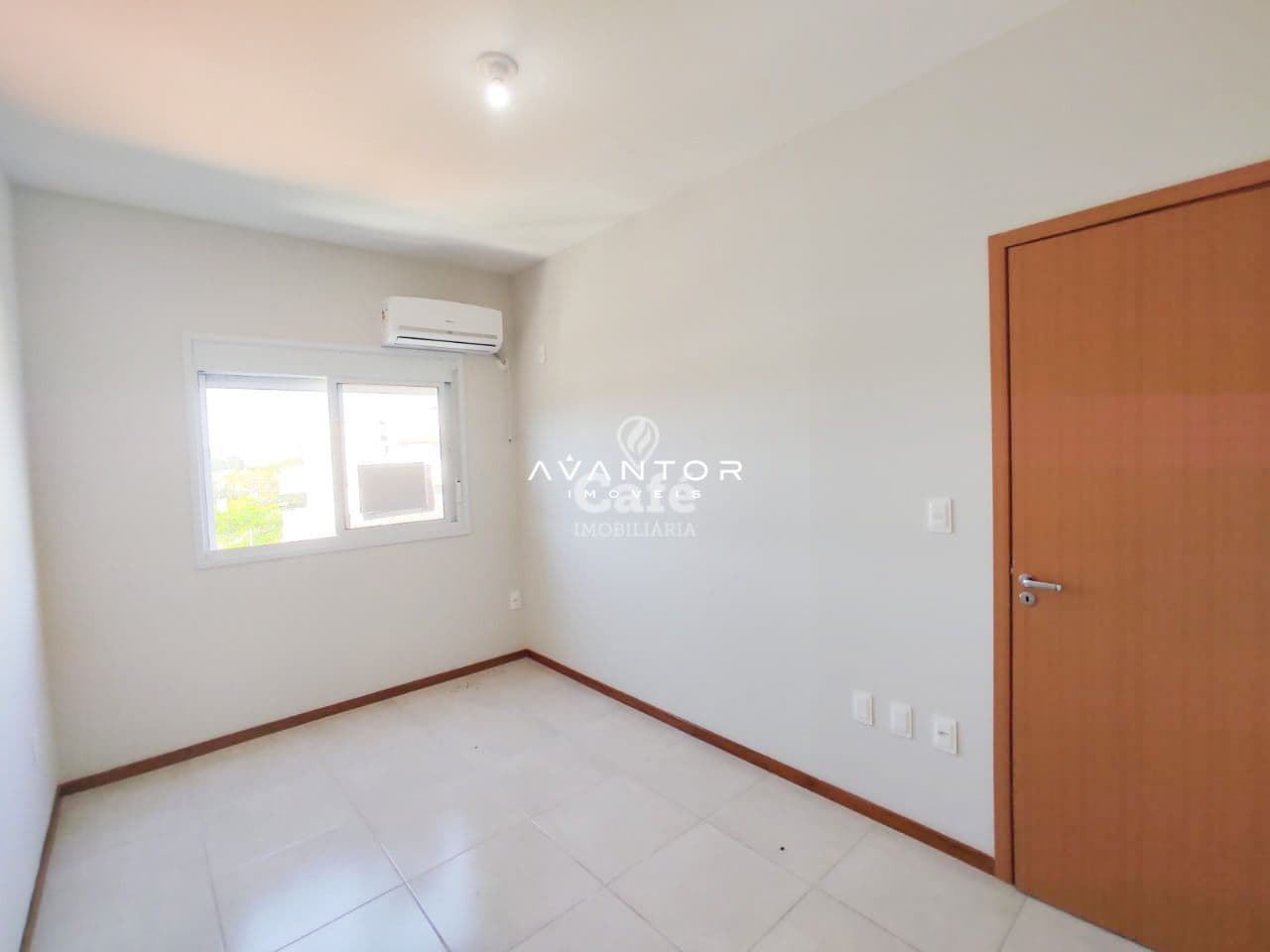 Apartamento novo com 59,08 de área total, 02 dormitórios e 01 vaga de garagem — Apartamento com 2 quartos à venda em Camobi, Santa Maria/RS