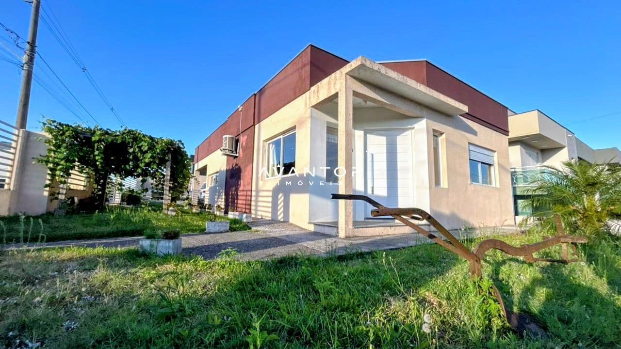 Fachada da casa com entrada principal — Casa com 2 quartos à venda em Pinheiro Machado, Santa Maria/RS