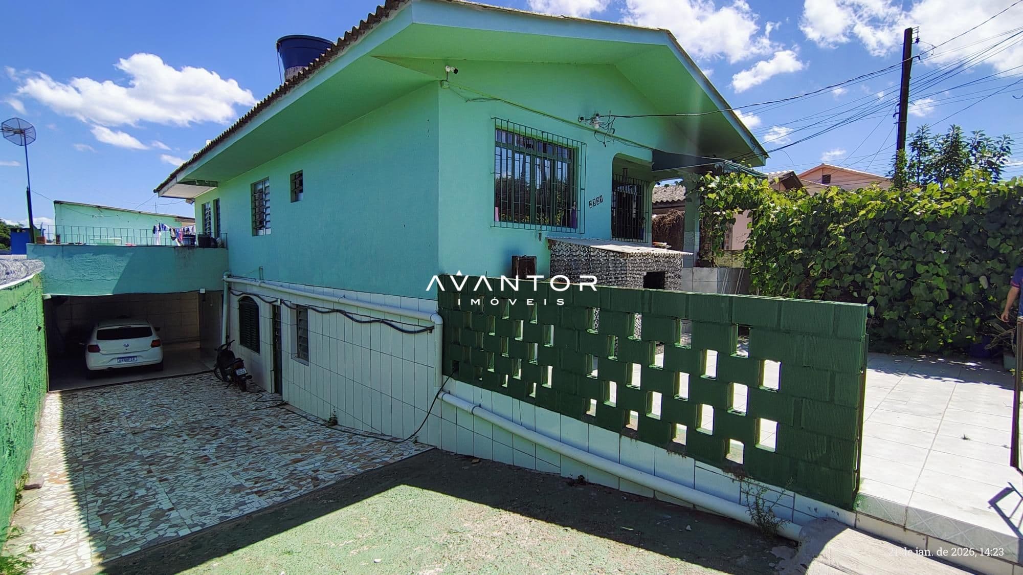 Fachada da casa com garagem — Casa com 3 quartos à venda em Pinheiro Machado, Santa Maria/RS