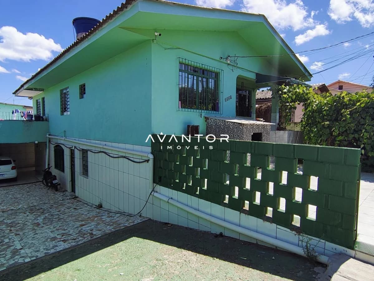 Fachada da casa com garagem — Casa com 3 quartos à venda em Pinheiro Machado, Santa Maria/RS
