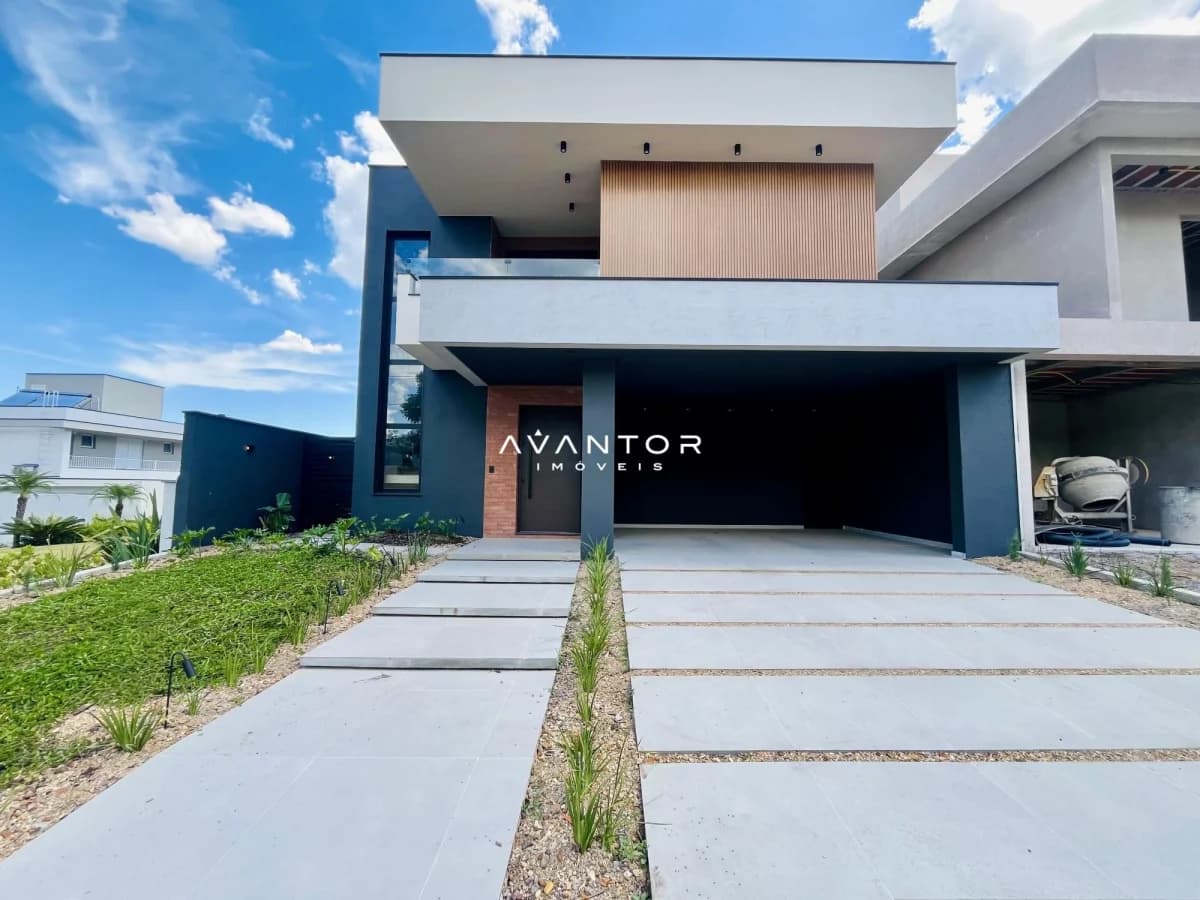 Fachada da casa com garagem — Casa com 3 quartos à venda no Residencial Real Park, em Tomazetti, Santa Maria/RS