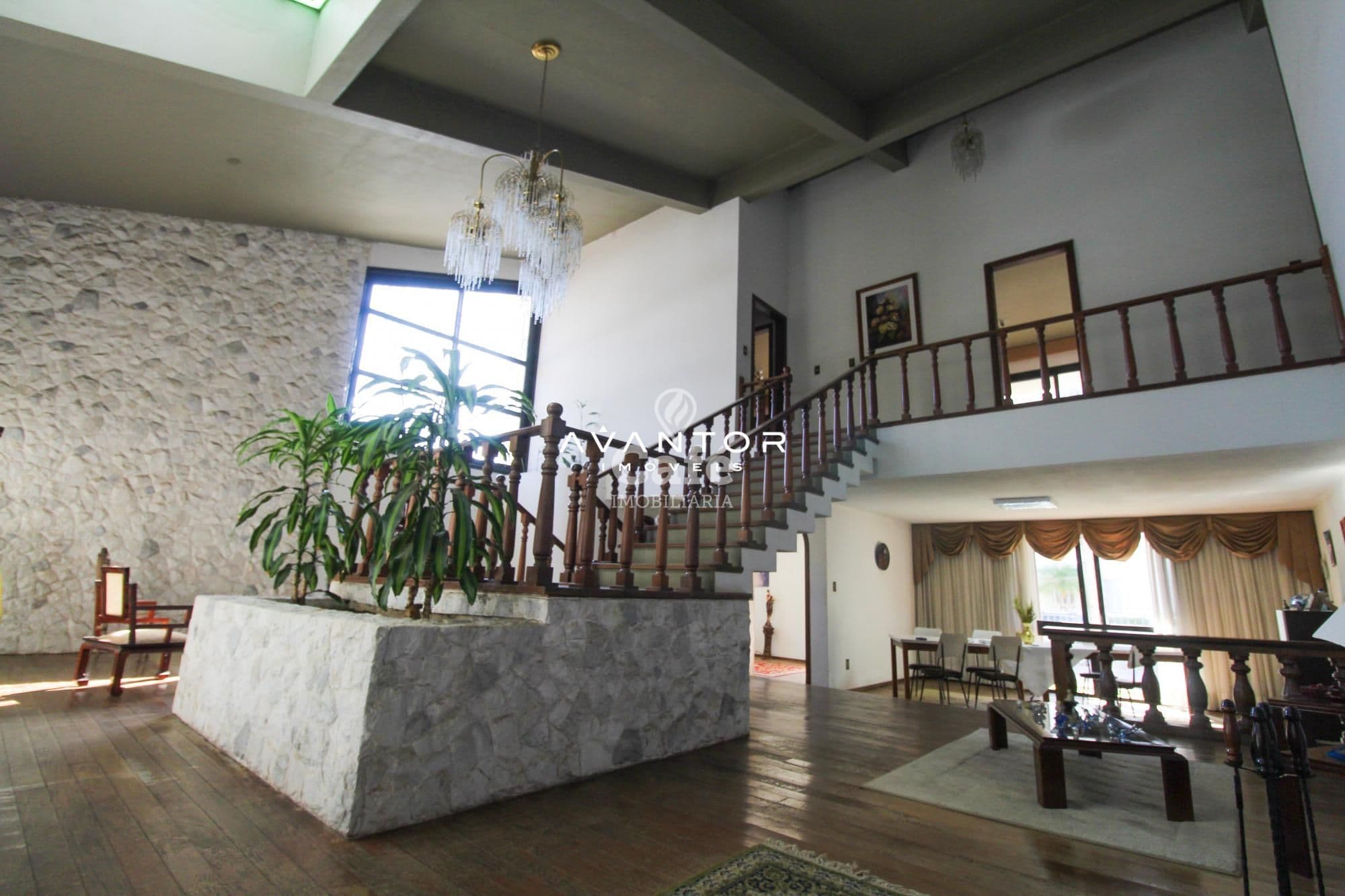Casa/Terreno localizada em ótimo bairro de Santa Maria/RS — Casa com 5 quartos à venda em Centro, Santa Maria/RS