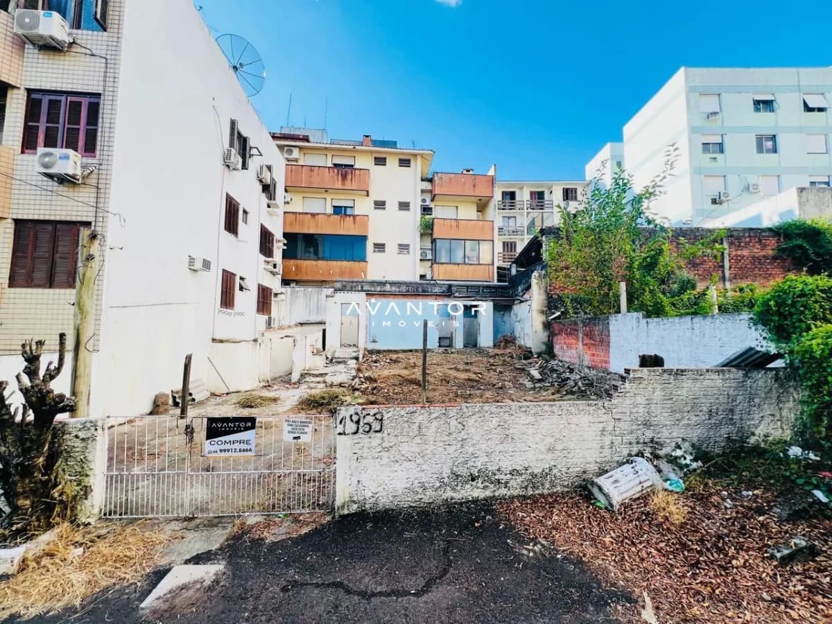 Frente do terreno — Terreno à venda em Nossa Senhora de Fátima, Santa Maria/RS