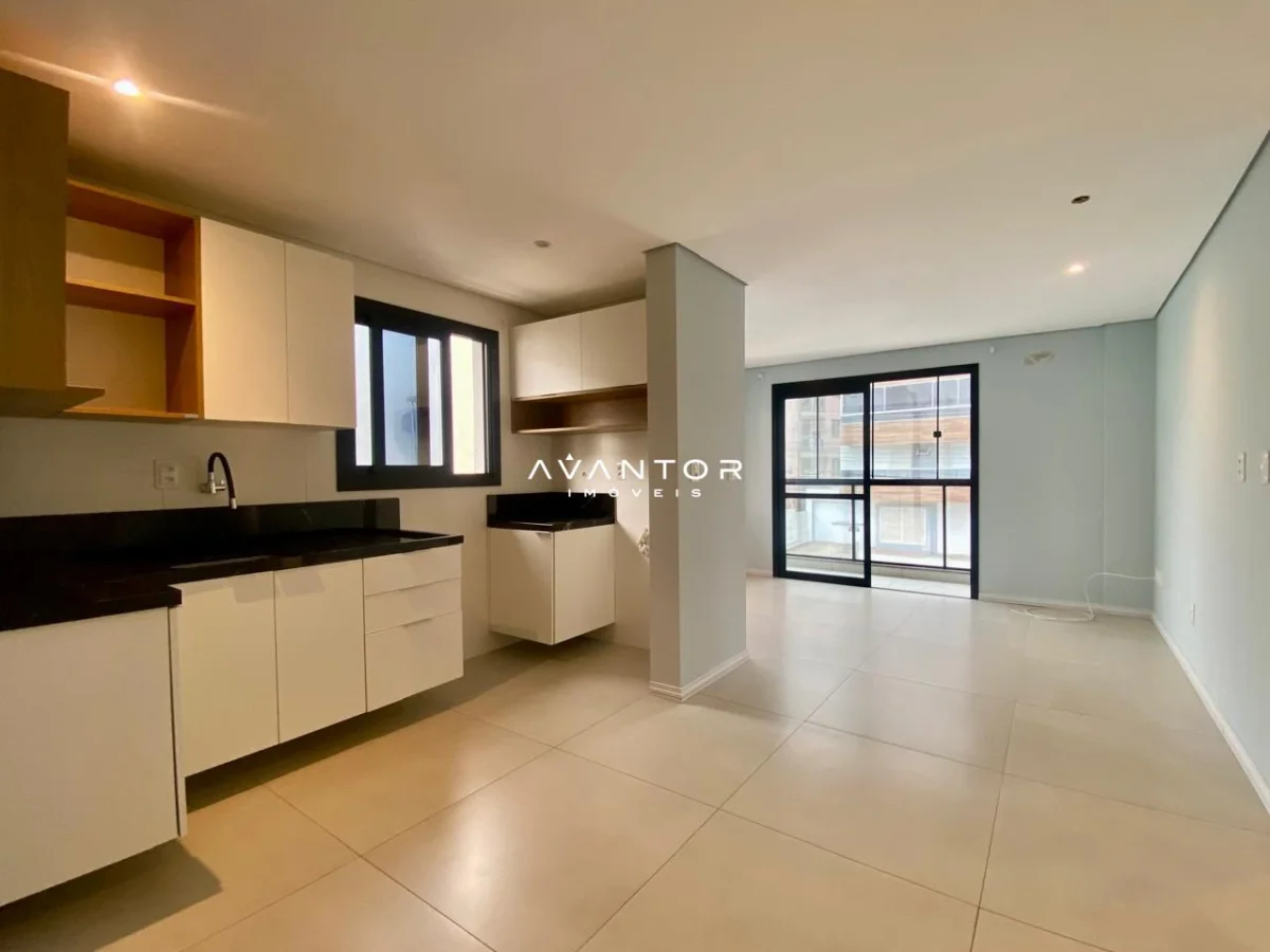 Cozinha integrada à sala de estar — Apartamento com 2 quartos à venda no Residencial Mykonos, em Camobi, Santa Maria/RS