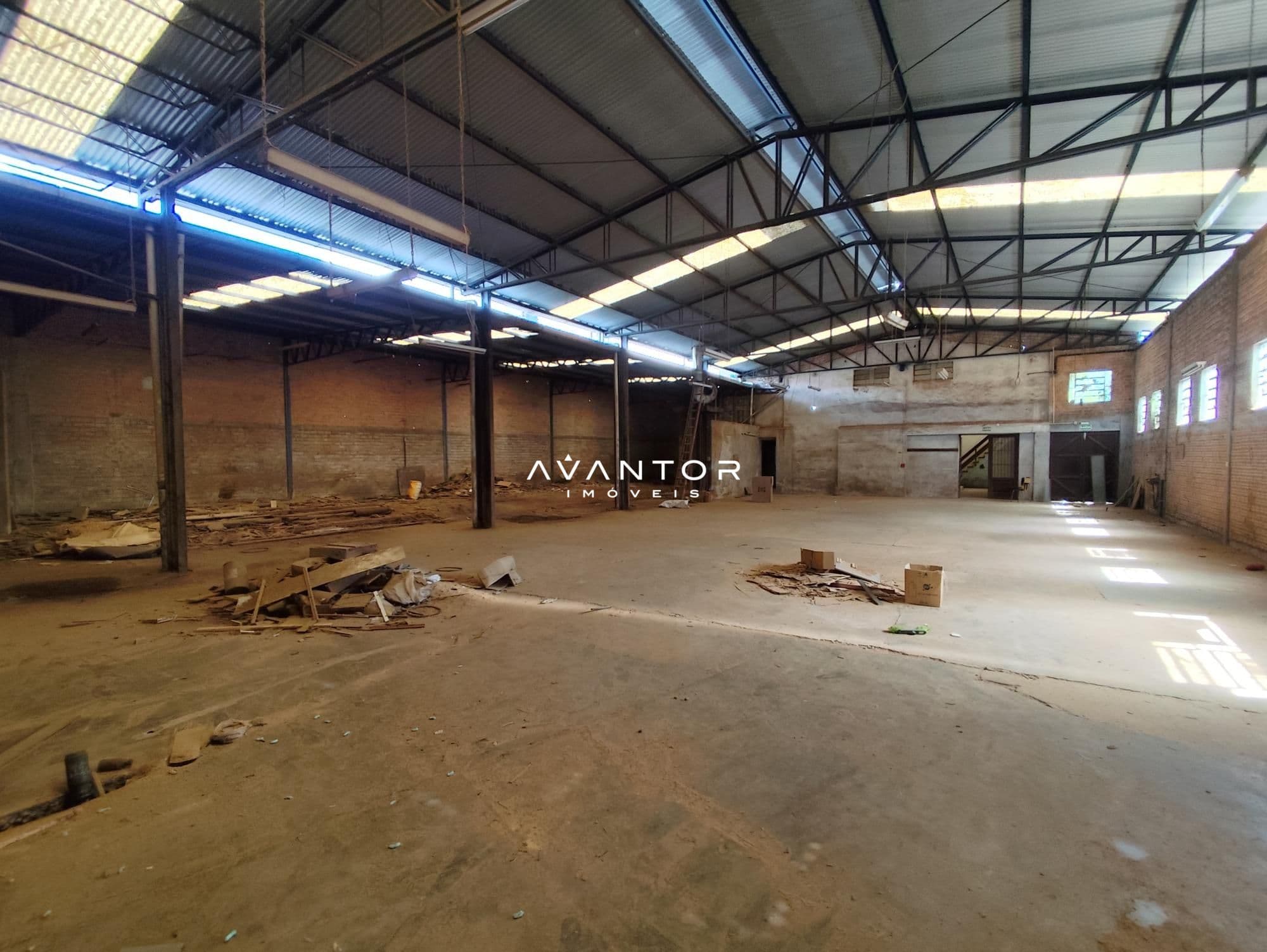 Pavilhão com 2 salas para alugar em Duque de Caxias, Santa Maria/RS — foto 2 de 11