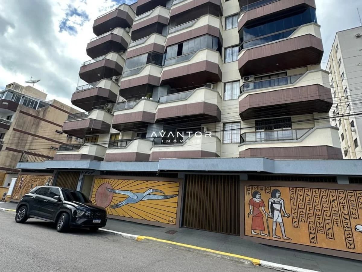 Fachada do prédio com sacadas — Edifício Ibis do Nilo, Castelo Branco, Itapema/SC