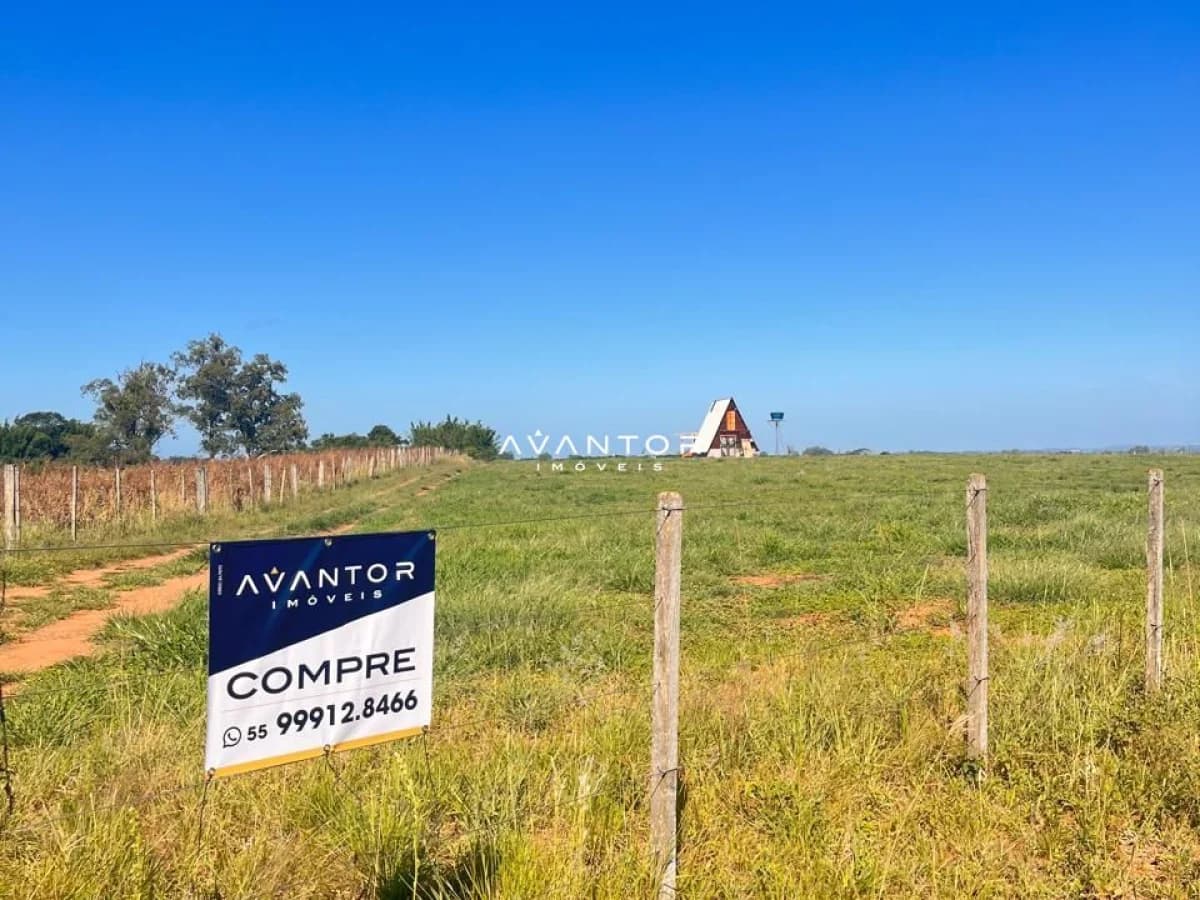Terreno com cerca de madeira — Campo à venda em Boca do Monte, Santa Maria/RS