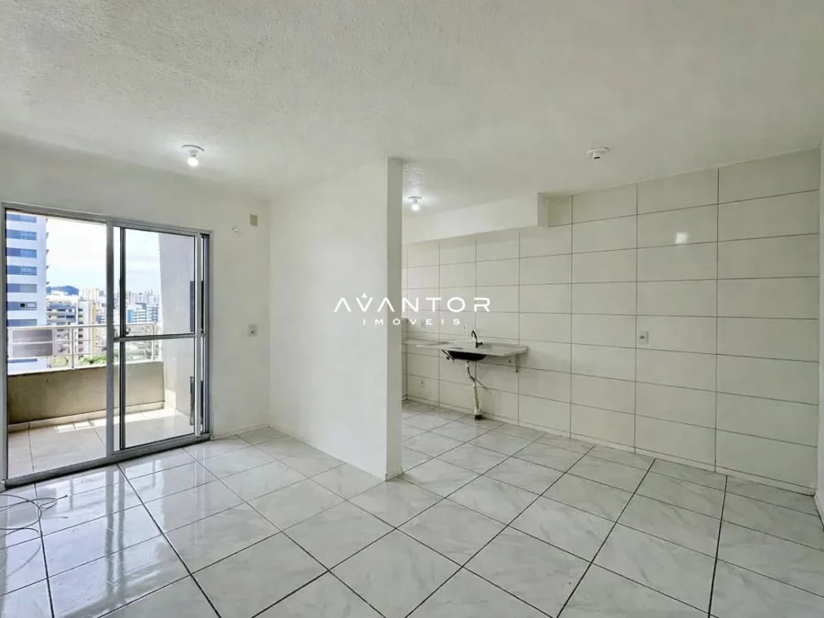 Cozinha com sacada e vista para cidade — Residencial Bella Morada, Bonfim, Santa Maria/RS