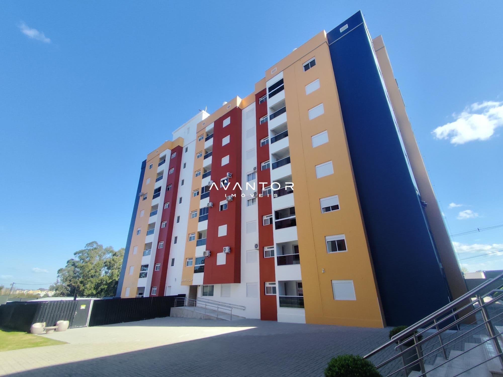 Fachada do prédio residencial — Apartamento com 2 quartos à venda no Edifício Bragança, em Uglione, Santa Maria/RS