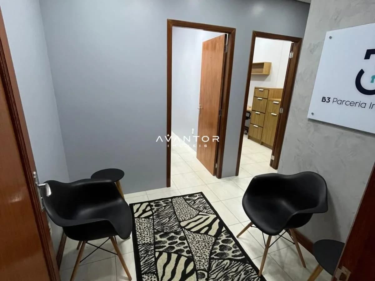 Hall de entrada com portas de acesso — Sala Comercial com 1 sala para alugar em Nossa Senhora das Dores, Santa Maria/RS