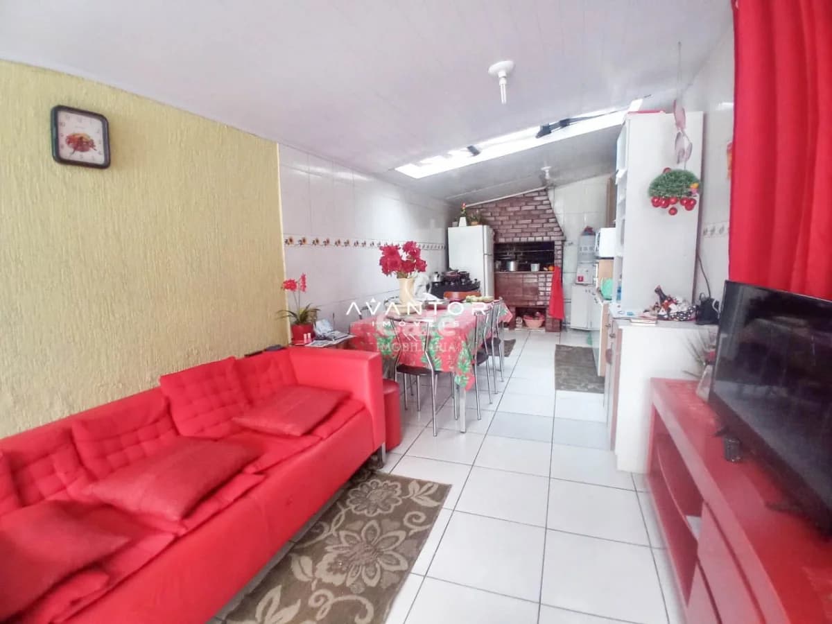 Excelente terreno a poucos metros de uma das principais avenidas da cidade — Casa com 3 quartos à venda em Uglione, Santa Maria/RS