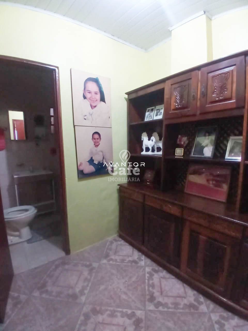 Excelente terreno a poucos metros de uma das principais avenidas da cidade — Casa com 3 quartos à venda em Uglione, Santa Maria/RS