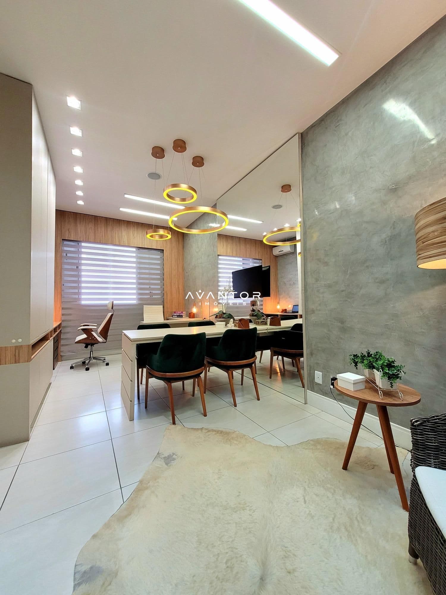 Sala comercial com espelho e bancada — Sala Comercial com 1 sala à venda em Nossa Senhora de Fátima, Santa Maria/RS