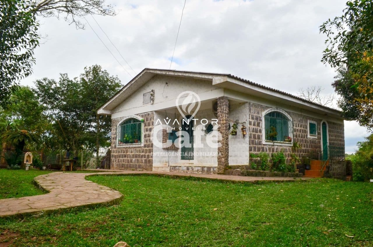 Fachada da casa com tijolos aparentes — Casa com 3 quartos à venda em Novo Pinhal, Itaara/RS