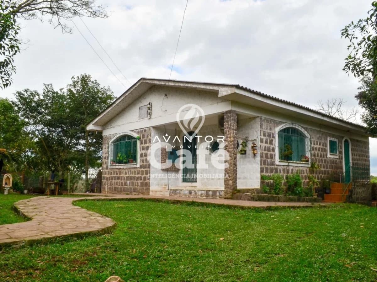 Fachada da casa com tijolos aparentes — Casa com 3 quartos à venda em Novo Pinhal, Itaara/RS