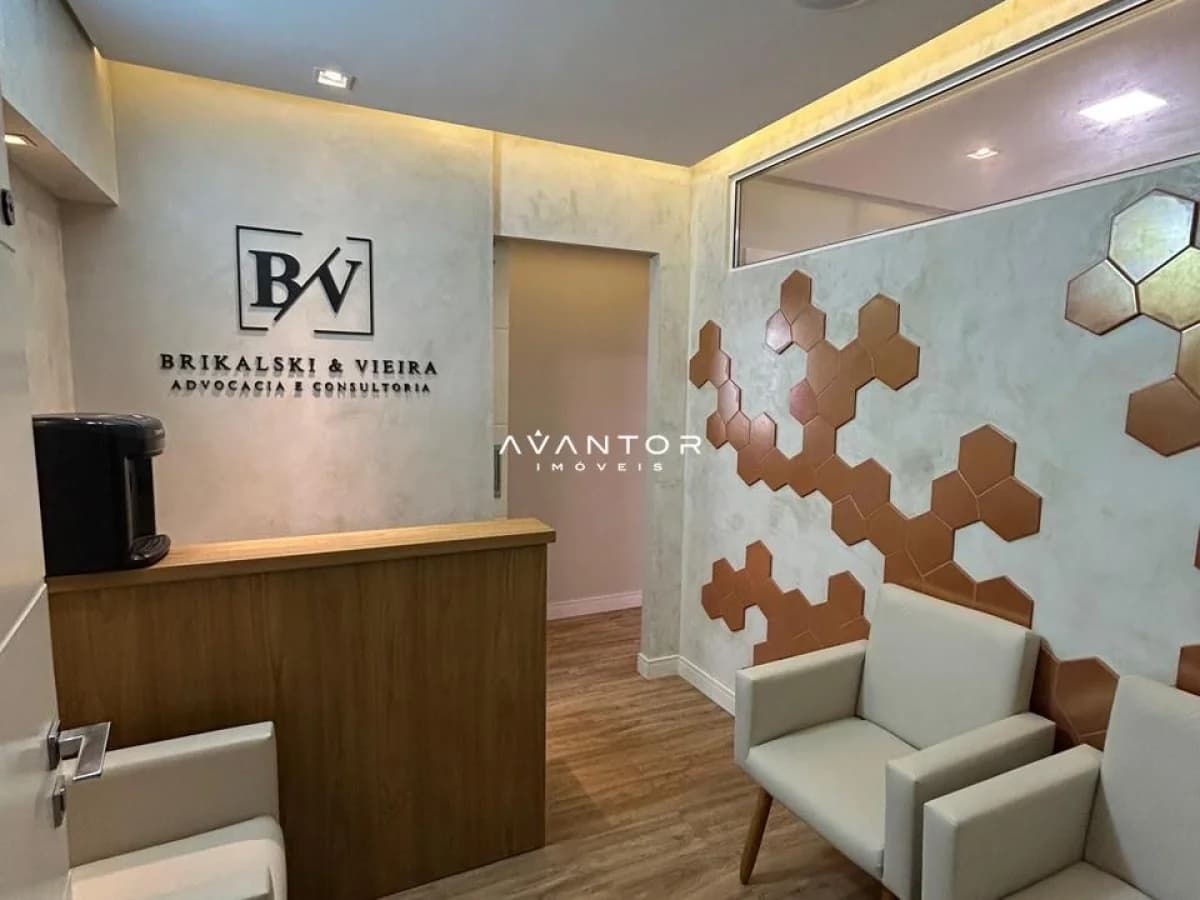 Hall de entrada com recepção e poltronas — Sala Comercial com 2 salas à venda no Torre Gboex, em Centro, Santa Maria/RS