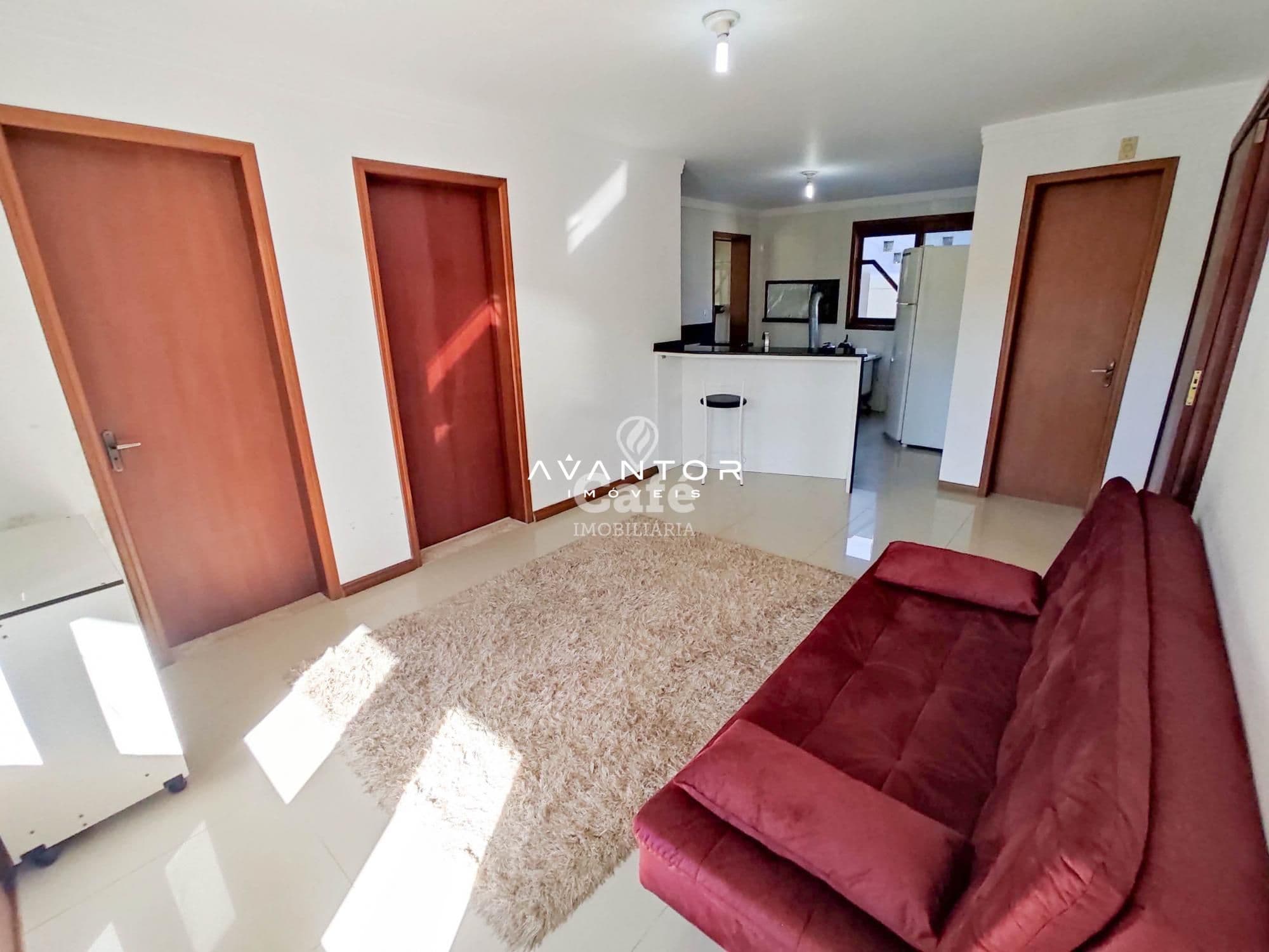 Linda Casa com 3 dormitórios, sendo 2 suítes, amplo pátio, piscina e salão de festas — Casa com 3 quartos à venda em Urlândia, Santa Maria/RS