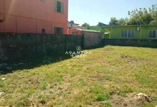 EXCELENTE TERRENO 12x20! Escriturado e com alinhamento pronto para construção civil — Terreno à venda em Salgado Filho, Santa Maria/RS