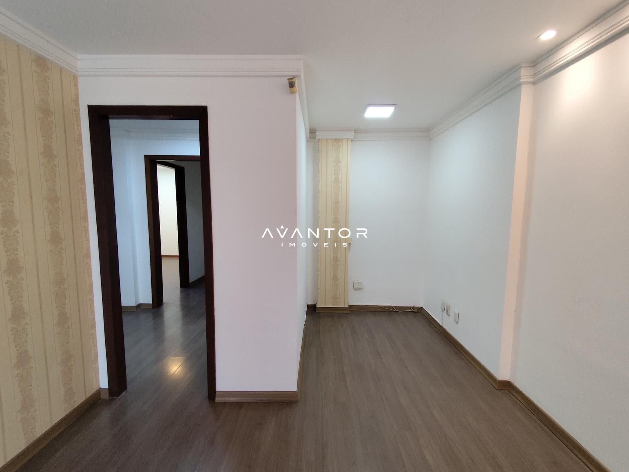 Sala Comercial com 5 salas para alugar no Edifício Palazzo, em Centro, Santa Maria/RS — foto 3 de 15