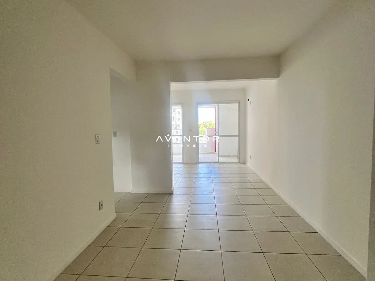 Sala integrada à cozinha com sacada — Apartamento com 2 quartos à venda no Residencial Ocean, em Centro, Santa Maria/RS