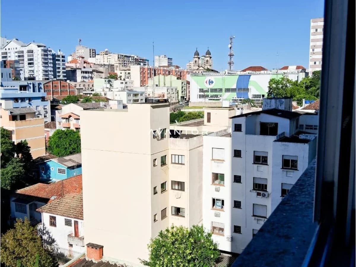 Vista da janela para paisagem urbana — Apartamento com 2 quartos à venda em Centro, Santa Maria/RS
