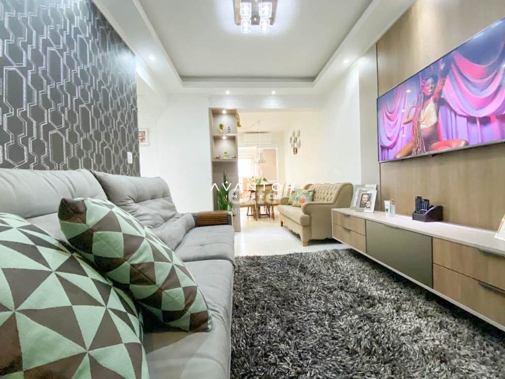 Apto de 2 dormitório mobiliado, com sacada e churrasqueira — Apartamento com 2 quartos à venda em Centro, Santa Maria/RS