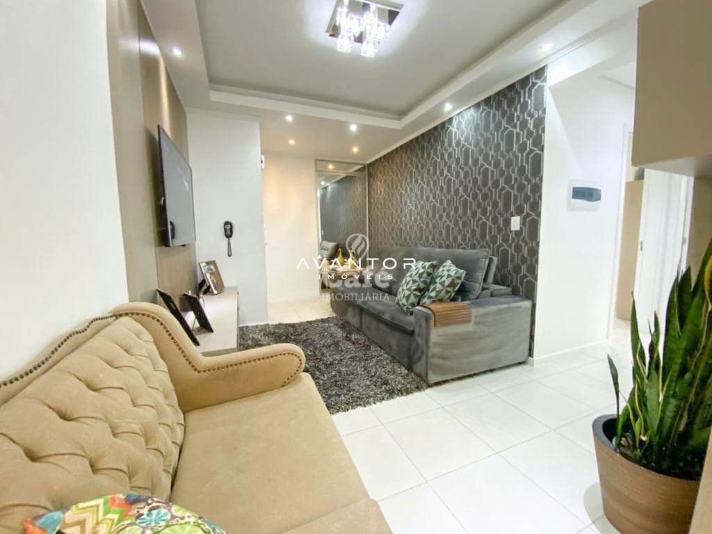 Apto de 2 dormitório mobiliado, com sacada e churrasqueira — Apartamento com 2 quartos à venda em Centro, Santa Maria/RS