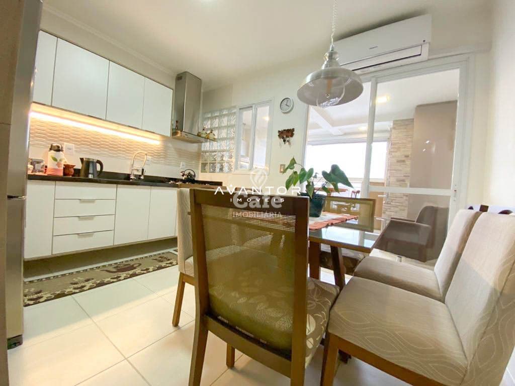Apto de 2 dormitório mobiliado, com sacada e churrasqueira — Apartamento com 2 quartos à venda em Centro, Santa Maria/RS