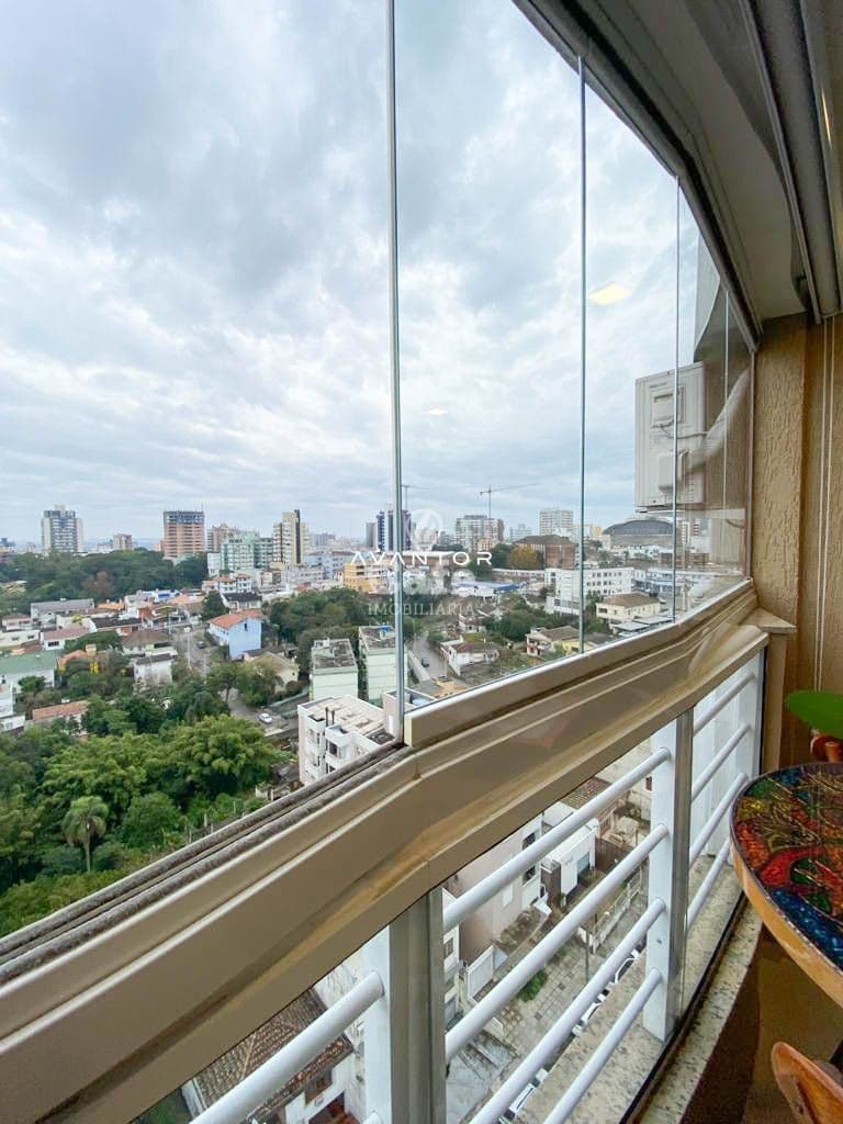 Apto de 2 dormitório mobiliado, com sacada e churrasqueira — Apartamento com 2 quartos à venda em Centro, Santa Maria/RS