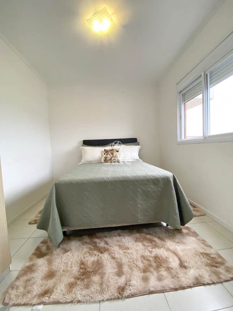 Apto de 2 dormitório mobiliado, com sacada e churrasqueira — Apartamento com 2 quartos à venda em Centro, Santa Maria/RS