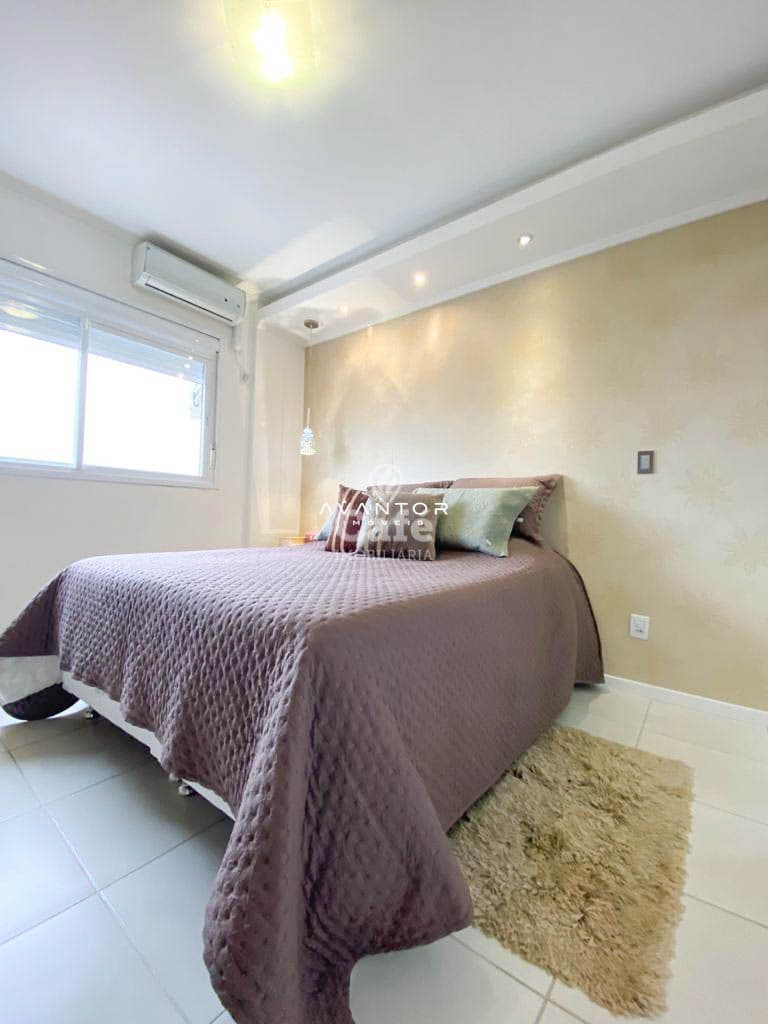 Apto de 2 dormitório mobiliado, com sacada e churrasqueira — Apartamento com 2 quartos à venda em Centro, Santa Maria/RS