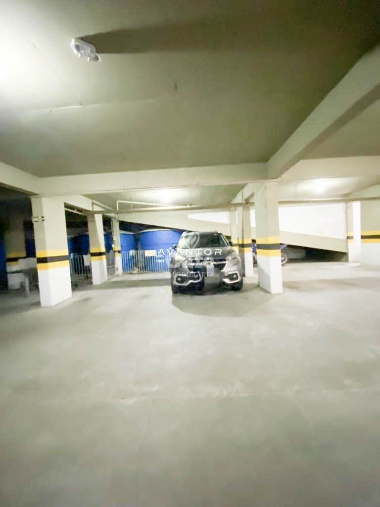Apto de 2 dormitório mobiliado, com sacada e churrasqueira — Apartamento com 2 quartos à venda em Centro, Santa Maria/RS
