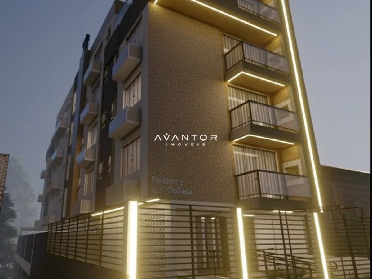 Fachada do prédio com sacadas e iluminação — Apartamento com 2 quartos à venda em Nossa Senhora de Fátima, Santa Maria/RS