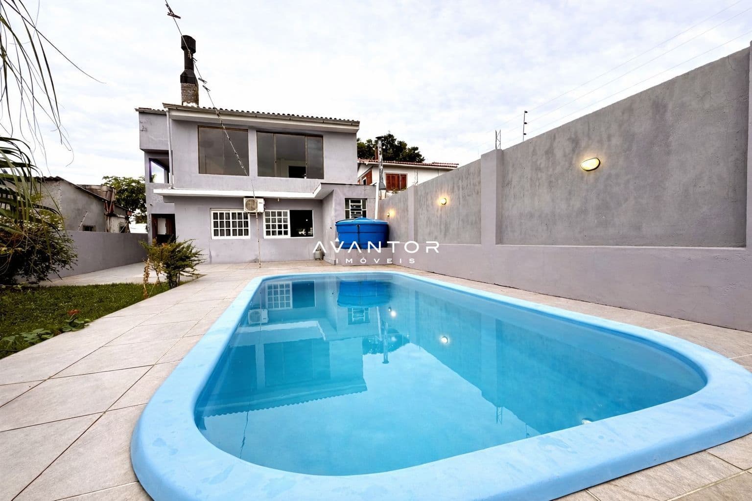 Pátio com piscina e árvores frutíferas — Casa com 5 quartos à venda em Nossa Senhora do Rosário, Santa Maria/RS