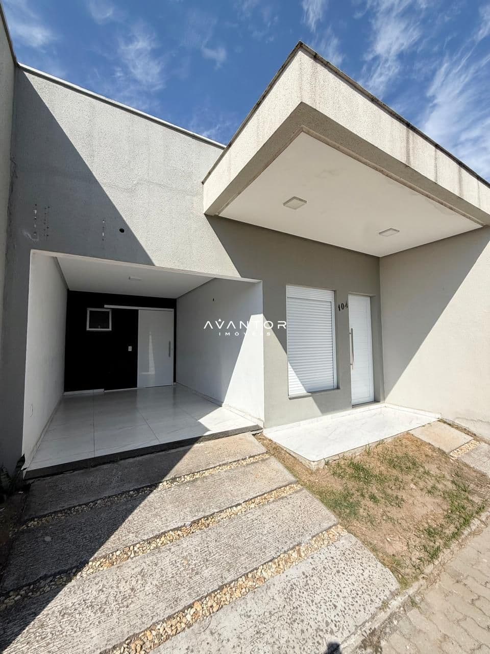 Entrada da casa com garagem — Casa de Condomínio com 2 quartos à venda em Pinheiro Machado, Santa Maria/RS