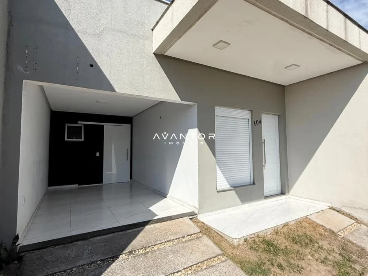 Entrada da casa com garagem — Casa de Condomínio com 2 quartos à venda em Pinheiro Machado, Santa Maria/RS