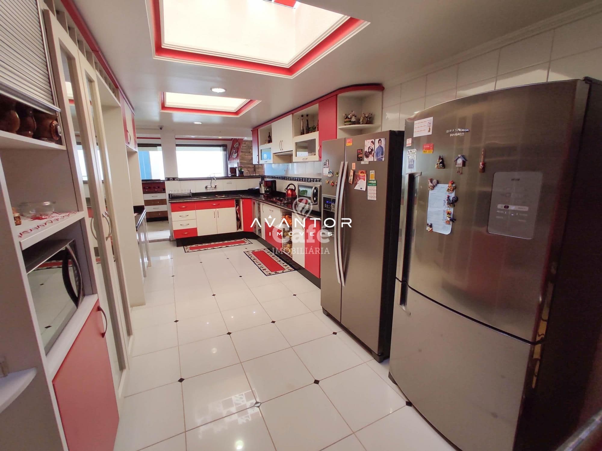 Linda casa confortável e aconchegante com 6 dormitórios, sendo 3 suítes e uma master, mobi — Casa com 6 quartos à venda em Nossa Senhora de Lourdes, Santa Maria/RS