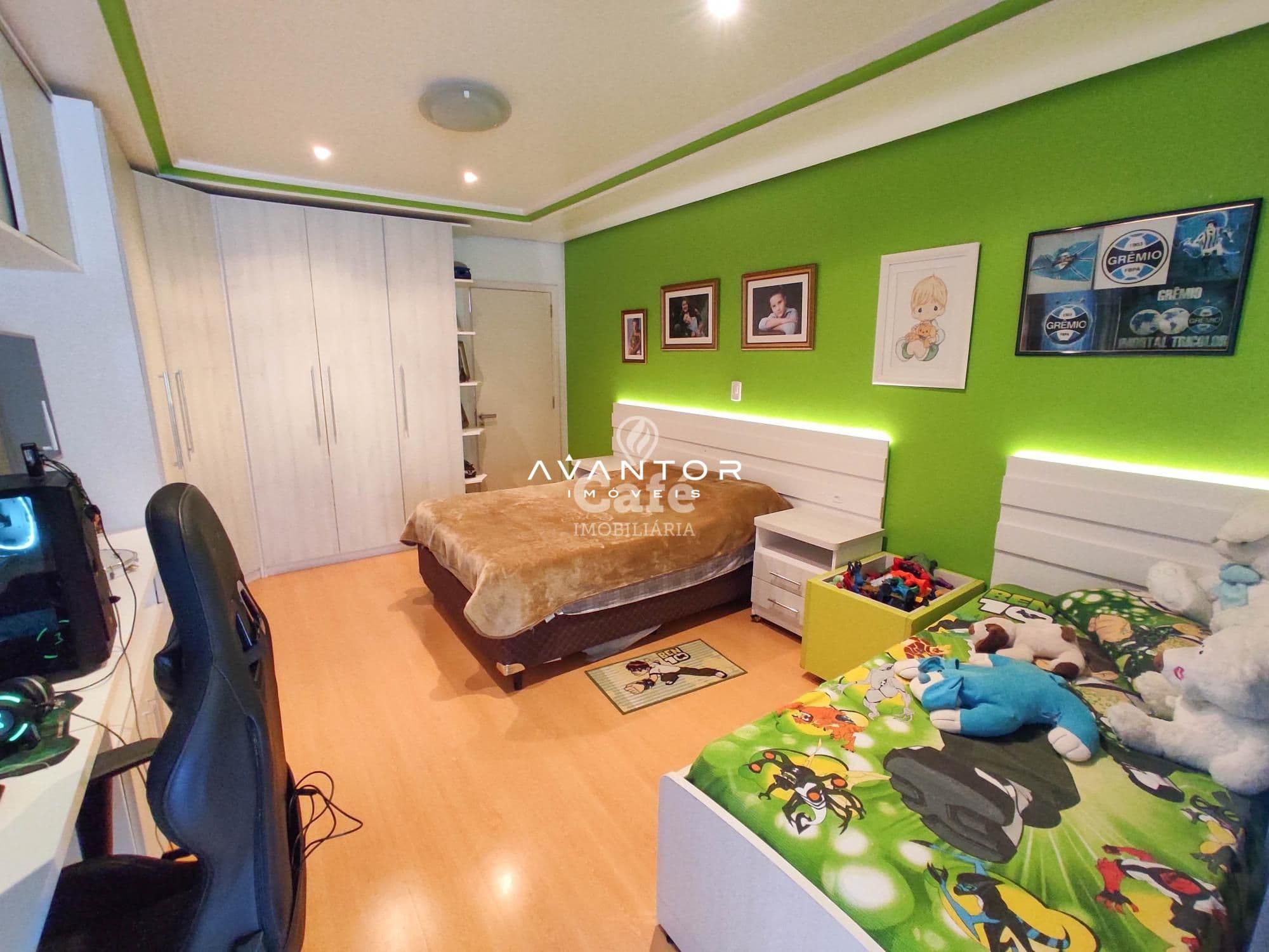 Linda casa confortável e aconchegante com 6 dormitórios, sendo 3 suítes e uma master, mobi — Casa com 6 quartos à venda em Nossa Senhora de Lourdes, Santa Maria/RS
