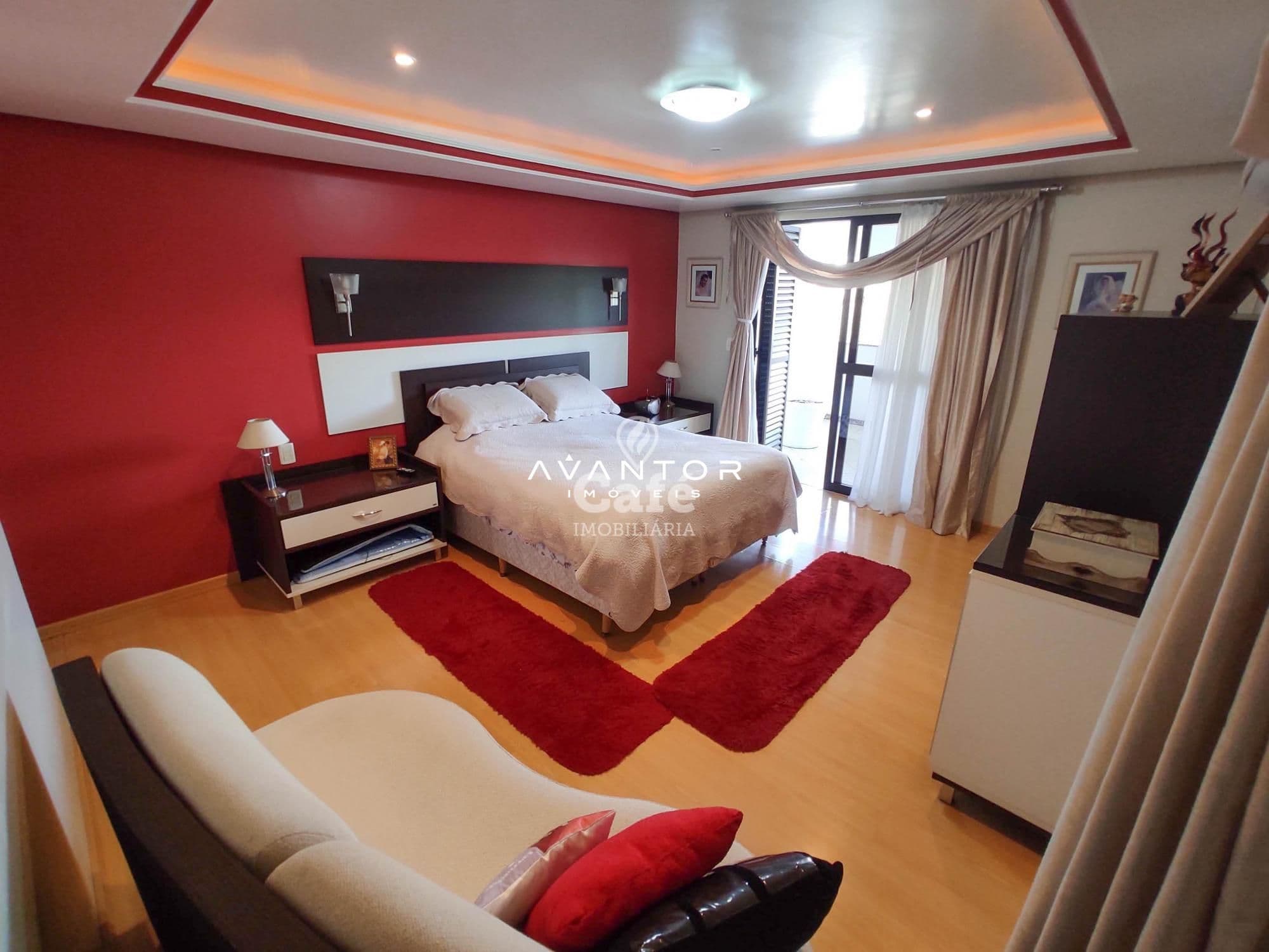 Linda casa confortável e aconchegante com 6 dormitórios, sendo 3 suítes e uma master, mobi — Casa com 6 quartos à venda em Nossa Senhora de Lourdes, Santa Maria/RS