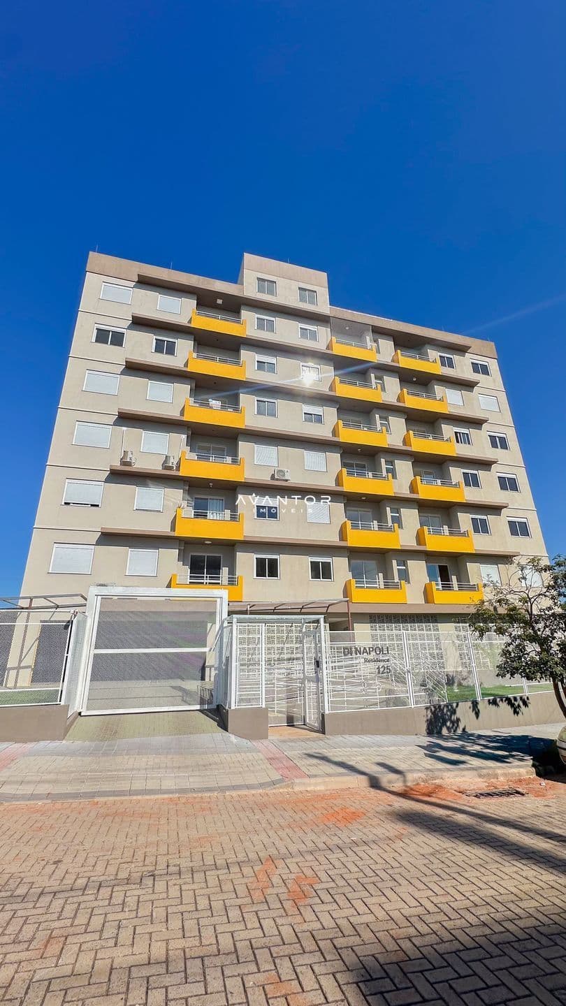 Fachada do prédio com sacadas — Apartamento com 2 quartos à venda no Residencial Di Napoli, em São José, Santa Maria/RS