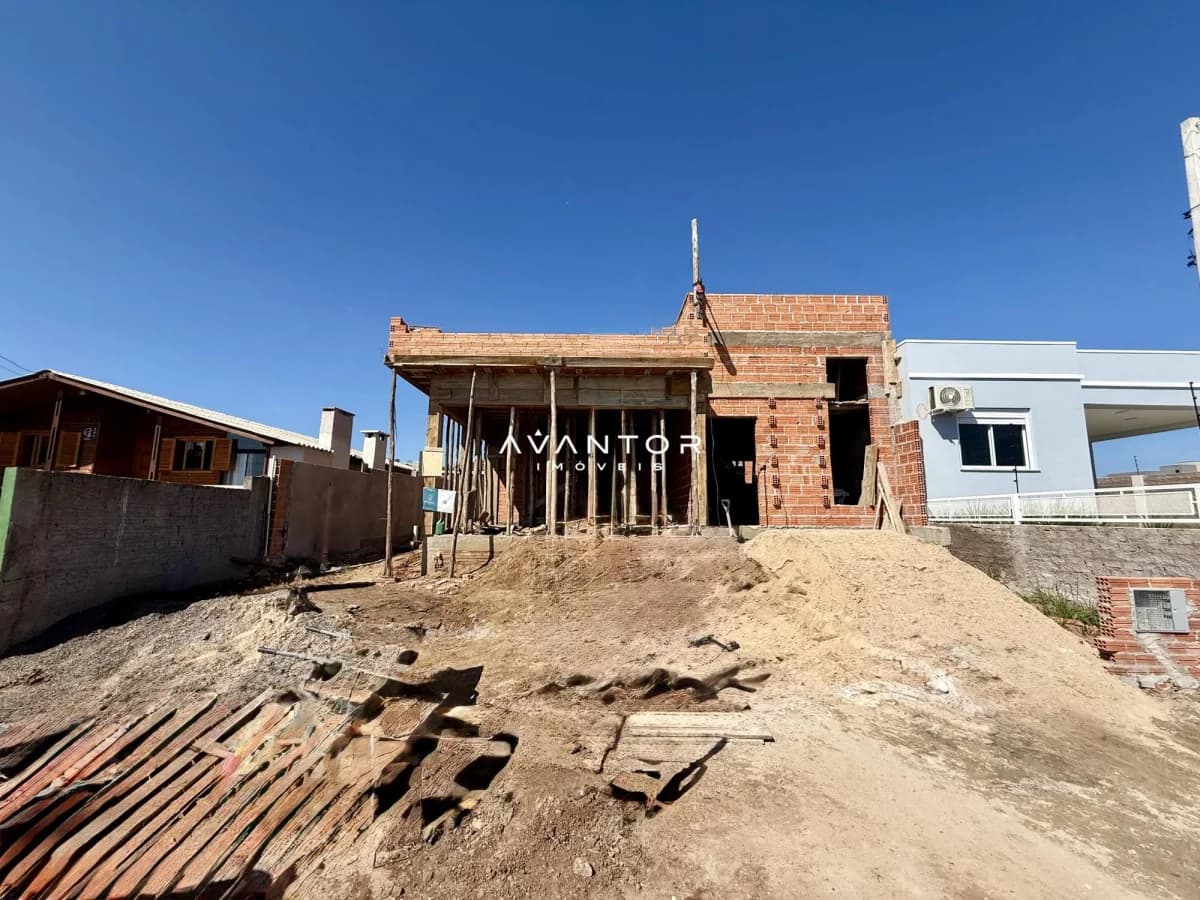Casa em construção com estrutura de tijolos — Casa com 3 quartos à venda em Boi Morto, Santa Maria/RS