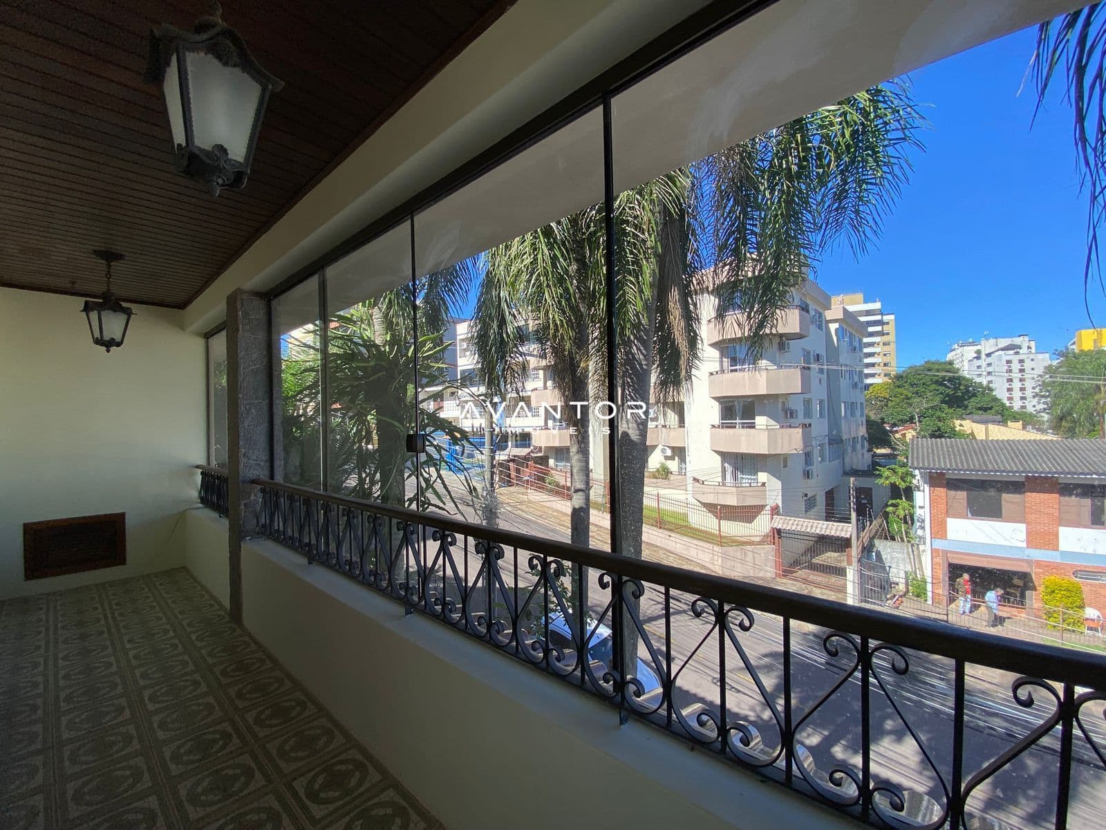 Casa Comercial com 5 salas para alugar em Menino Jesus, Santa Maria/RS — foto 23 de 90