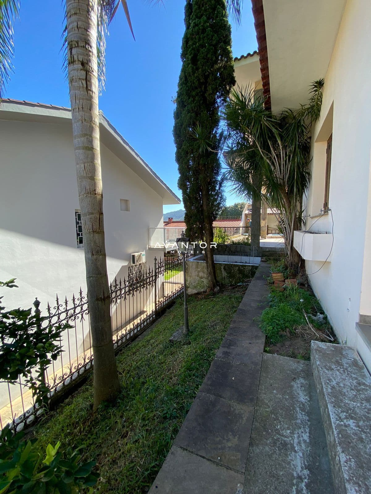 Casa Comercial com 5 salas para alugar em Menino Jesus, Santa Maria/RS — foto 24 de 90