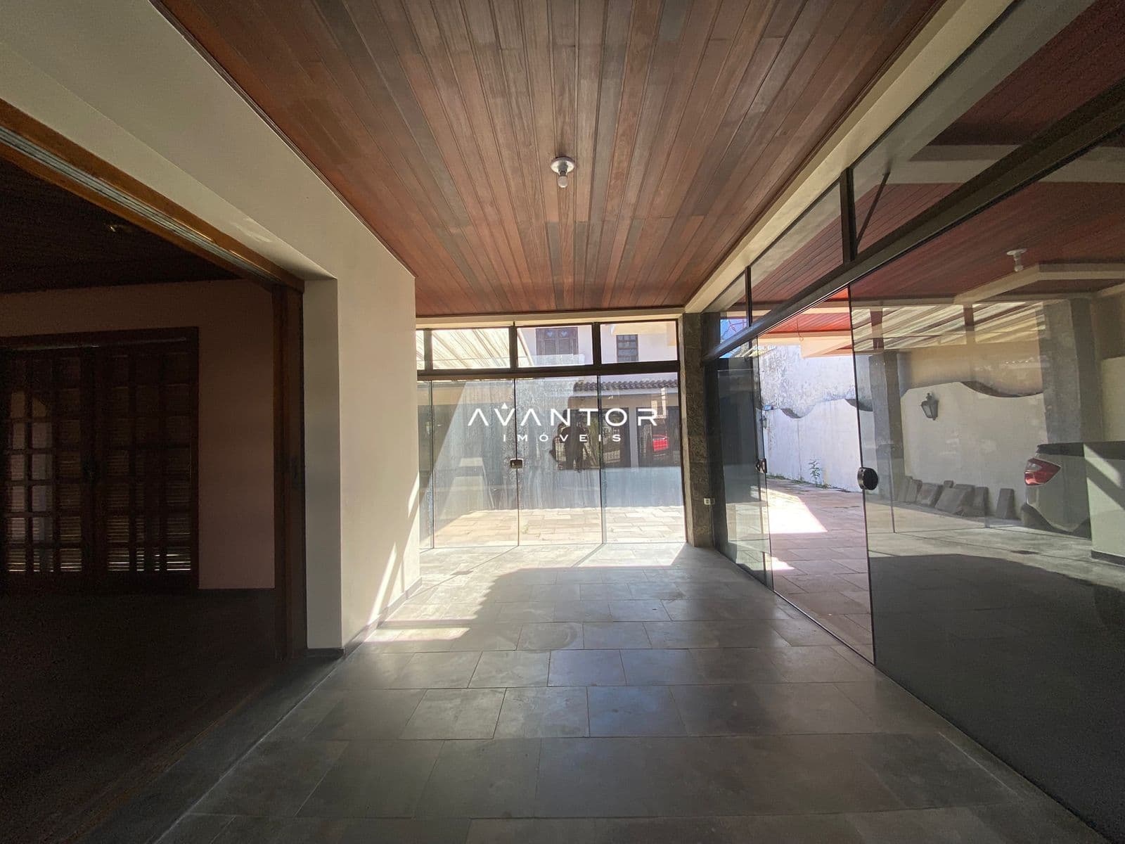 Casa Comercial com 5 salas para alugar em Menino Jesus, Santa Maria/RS — foto 90 de 90