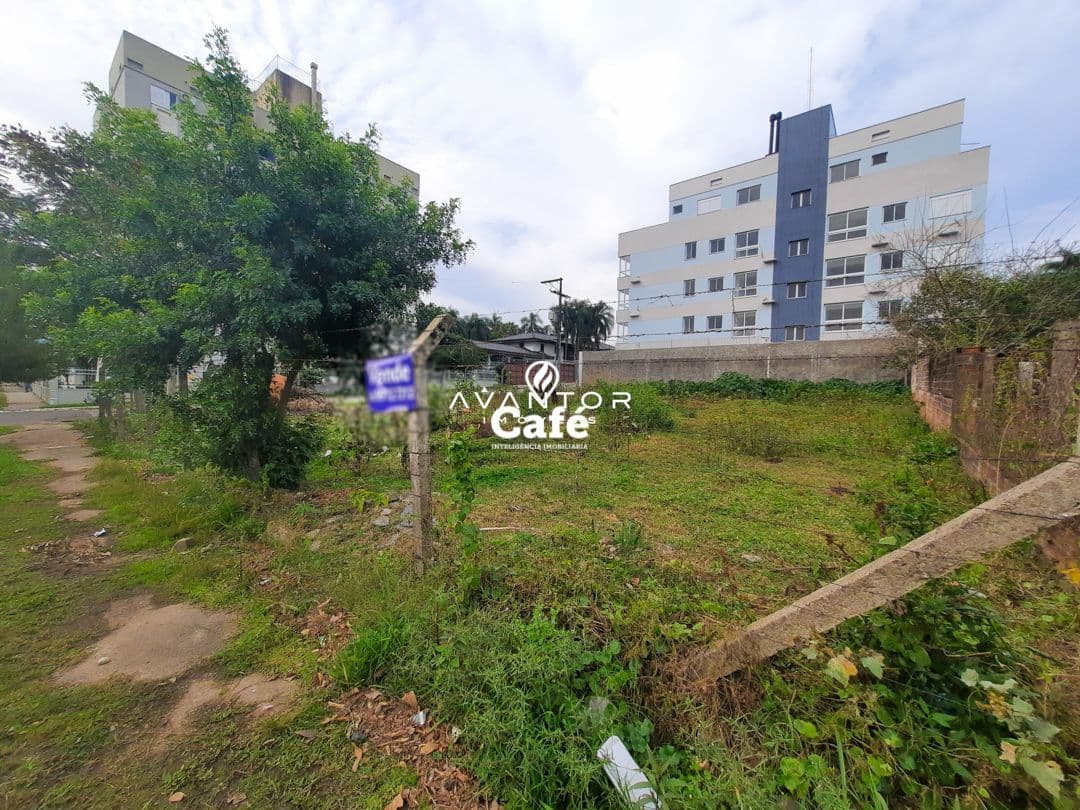 Terreno com vista para edifícios residenciais — Terreno à venda em Patronato, Santa Maria/RS