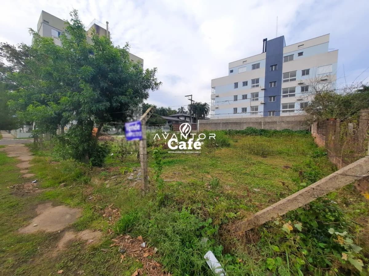Terreno com vista para edifícios residenciais — Terreno à venda em Patronato, Santa Maria/RS